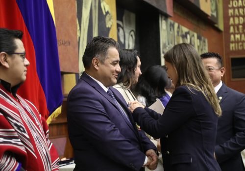 entrega medalla